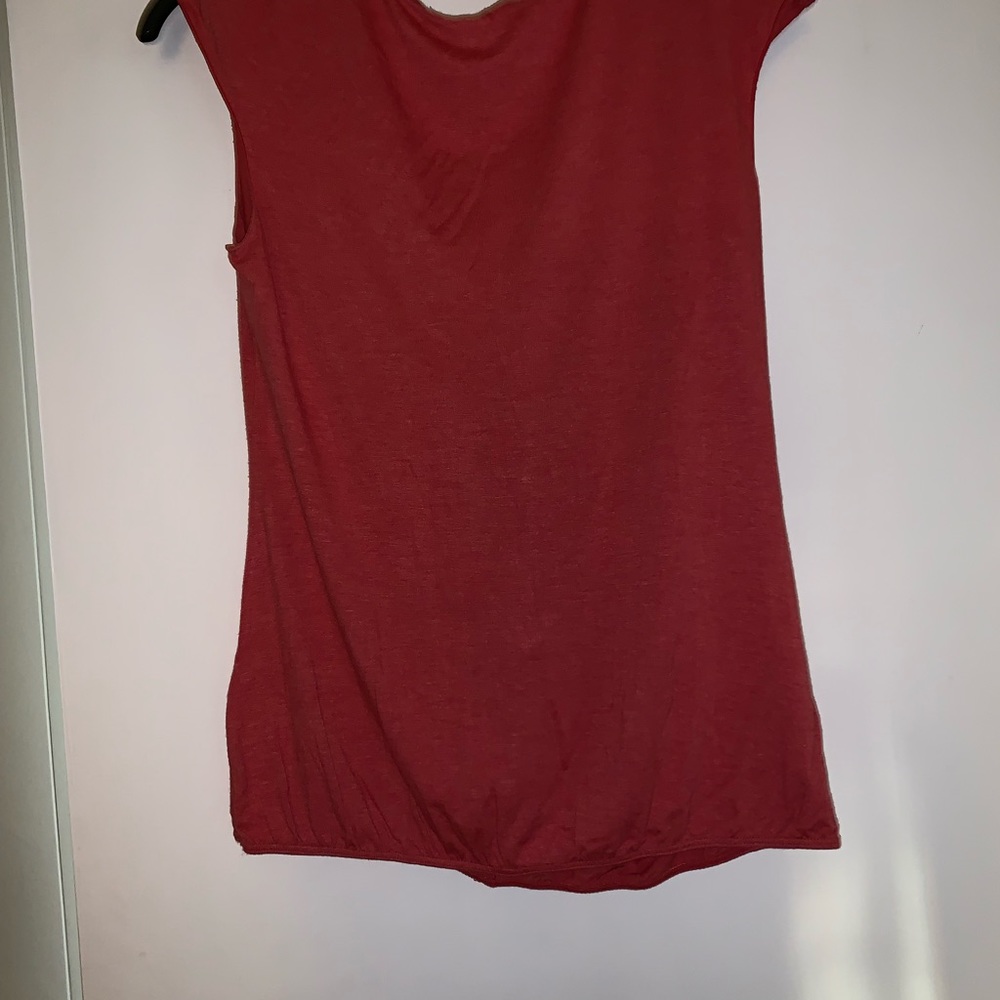 Red t-shirt - Picture 2 of 3